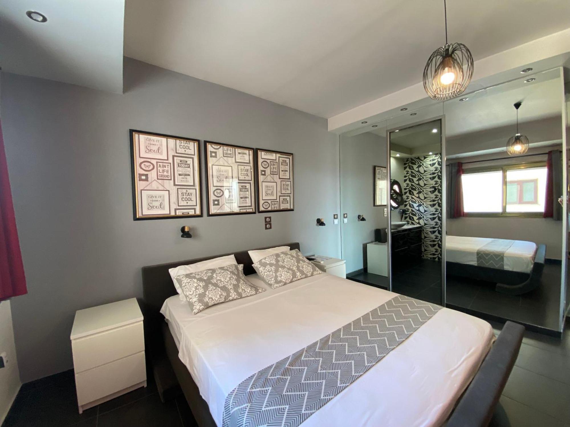 Luxury View 10min From Athens Airport Apartment *